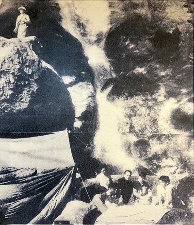 View - 	Hang Huổi He - Địa điểm thứ hai đặt Sở Chỉ huy Chiến dịch